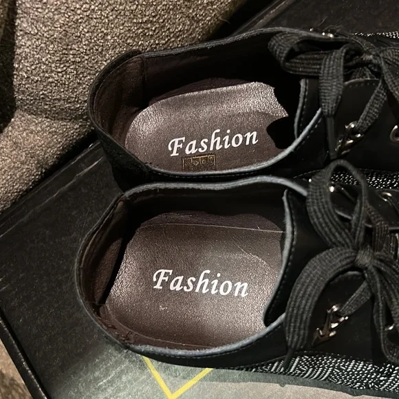 Men Geometric Print Metal Decor Lace-up Front Oxford Shoes - Picture 2 of 4